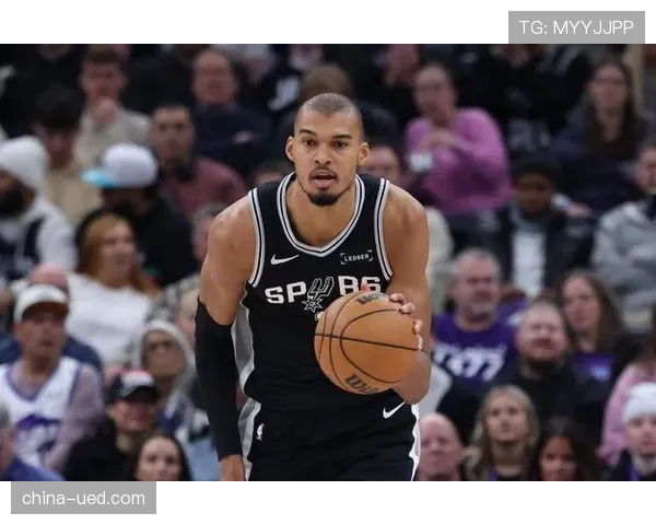 文班亚马场均3.1盖帽领跑联盟 攻防一体成最年轻MVP热门